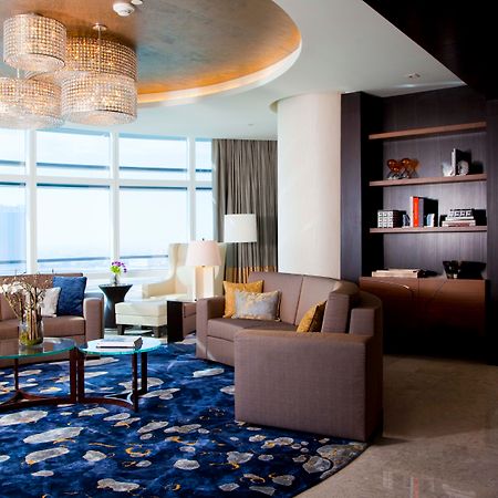 Rosewood Abu Dhabi Hotel Екстериор снимка The interior of a suite at the Ritz-Carlton, Dubai