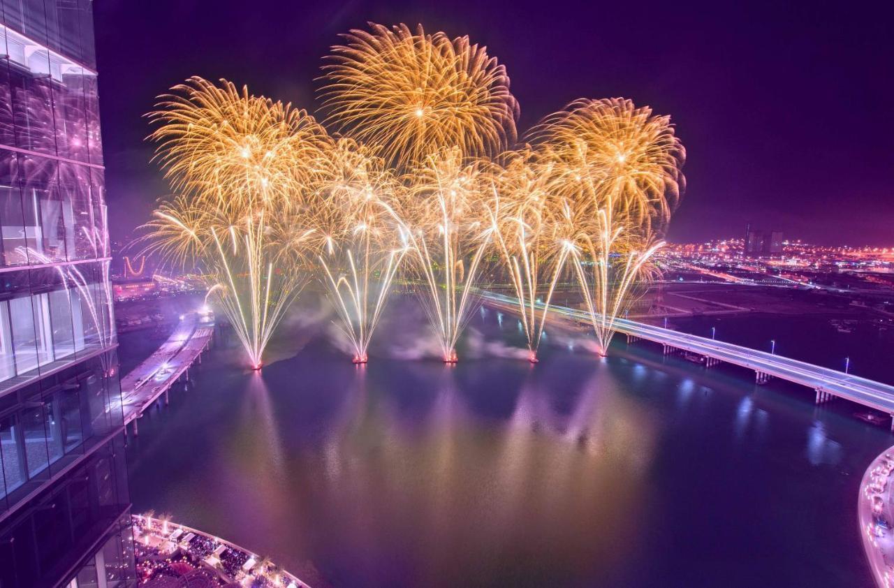 Rosewood Abu Dhabi Hotel Екстериор снимка Fireworks at the Marina Bay Sands