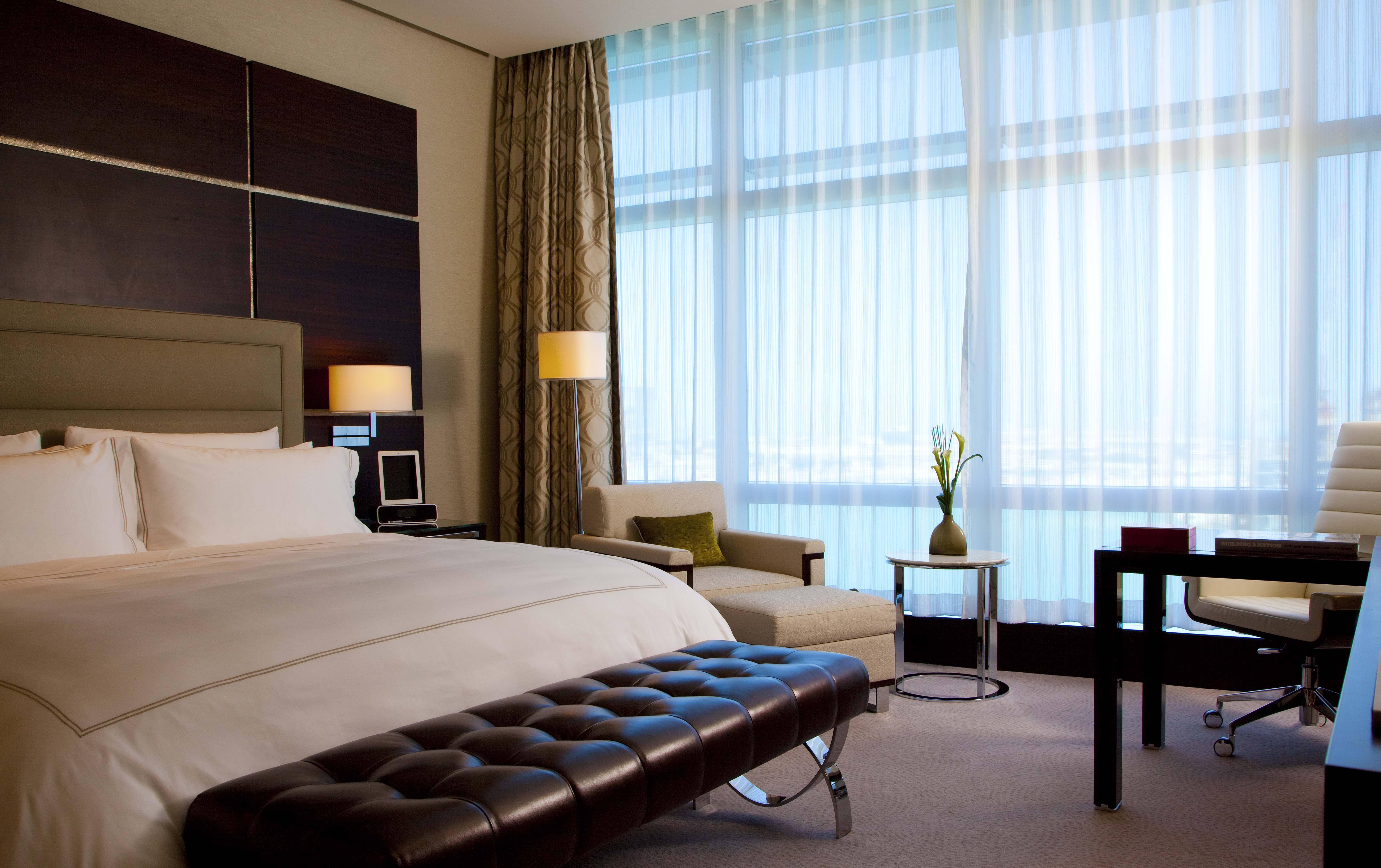 Rosewood Abu Dhabi Hotel Екстериор снимка A guest room at the hotel