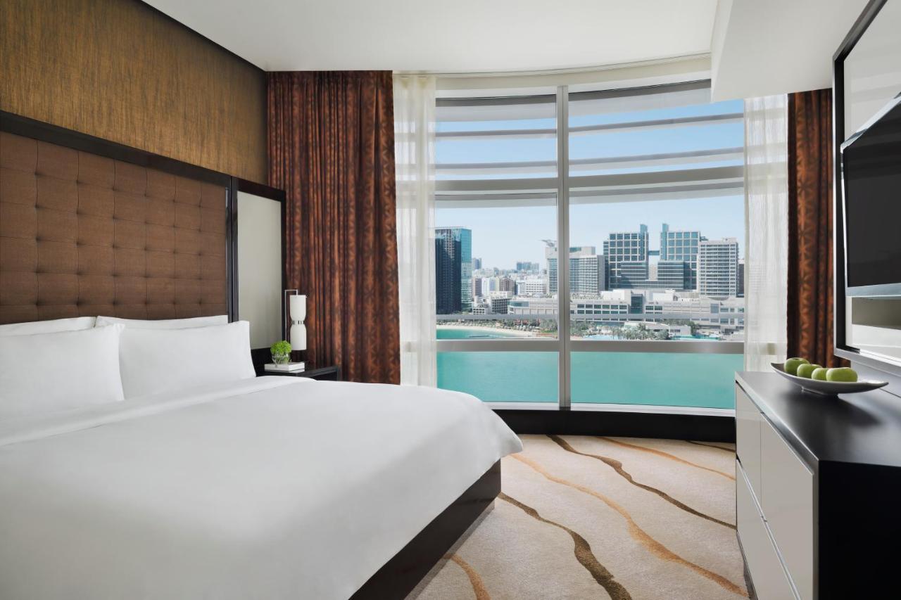 Rosewood Abu Dhabi Hotel Екстериор снимка A bedroom at the hotel