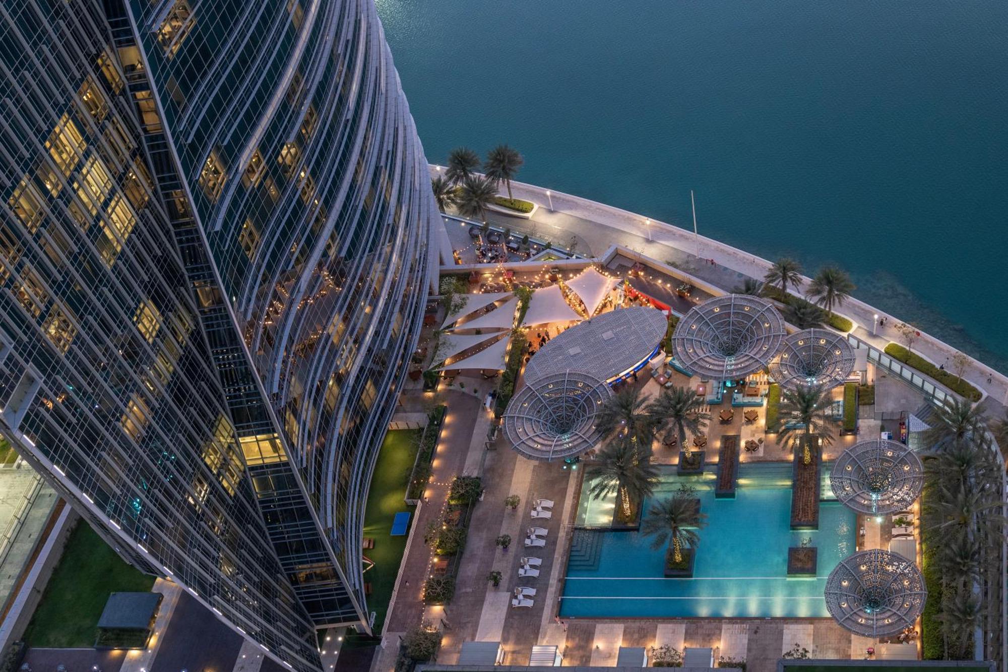 Rosewood Abu Dhabi Hotel Екстериор снимка The pool at the Address
